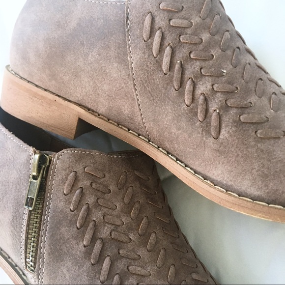 NWT Genuine Leather Braided Zipper Boot Chelsea - Picture 5 of 6